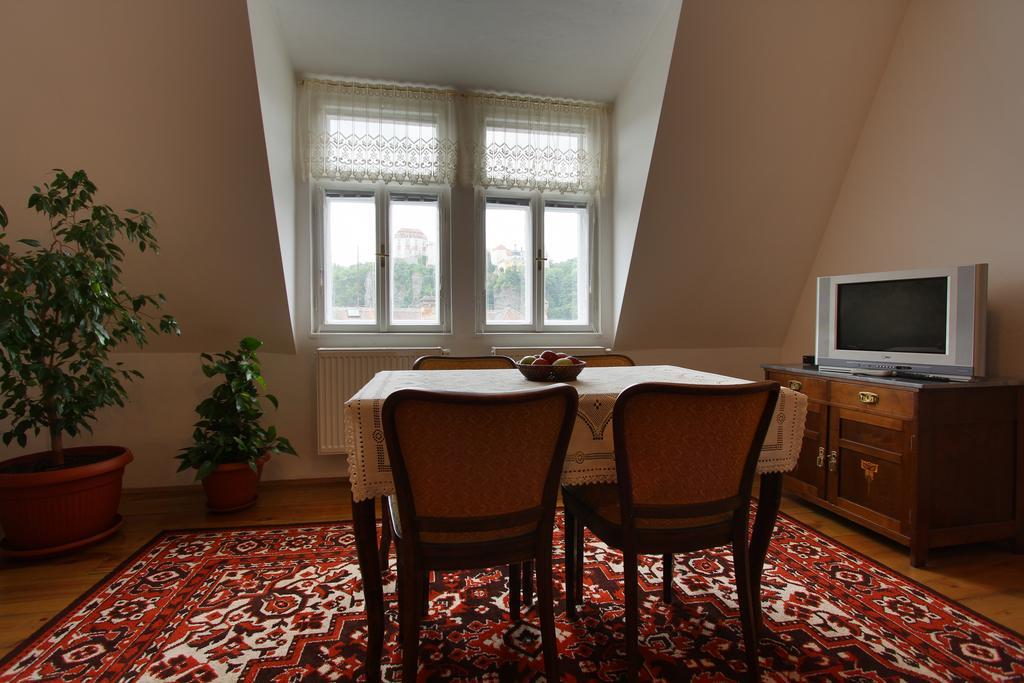 Penzion Jelen Vranov nad Dyjí Camera foto
